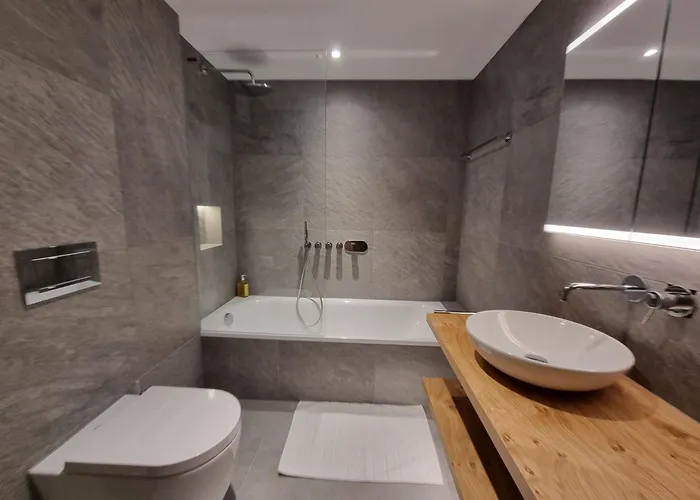 Riverside 2nd Floor South Lejlighed *